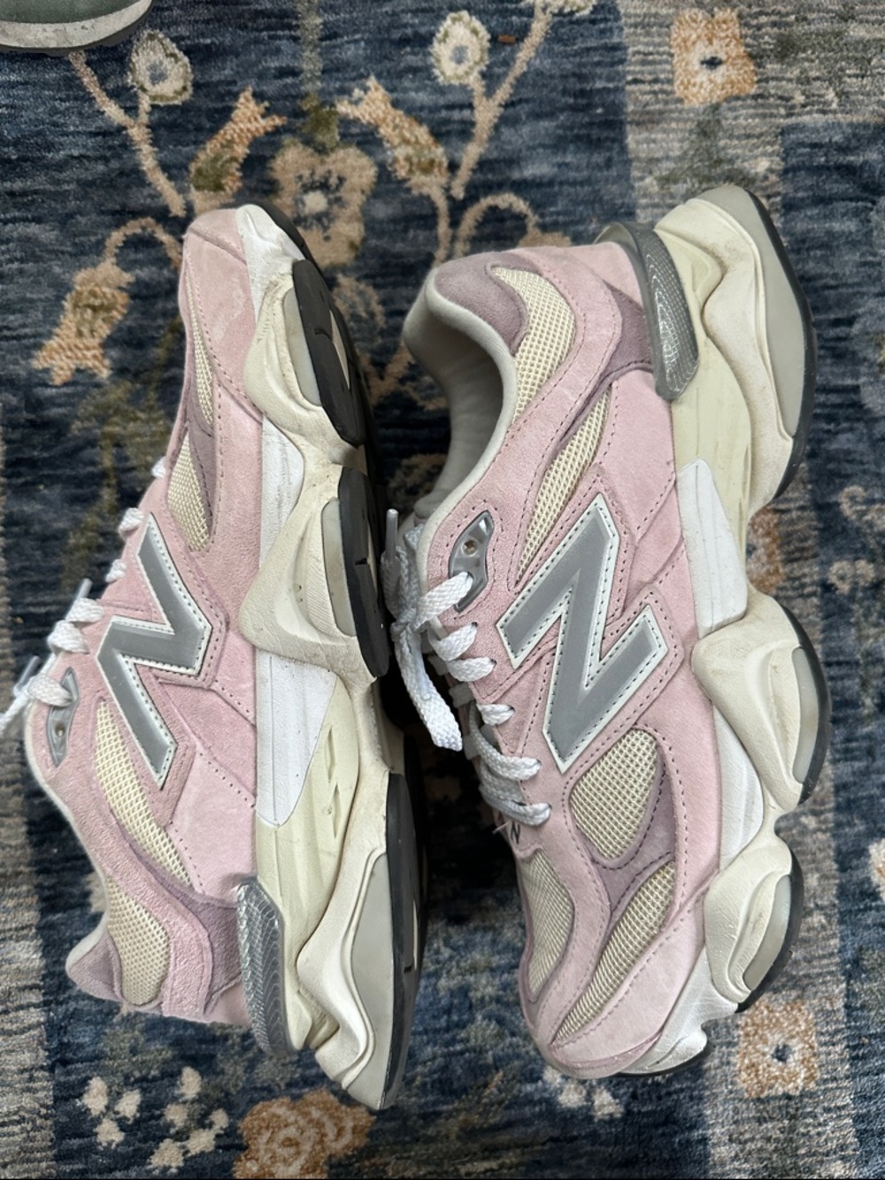 New Balance Women's Pink Suede 9060 Sneakers, EUC 9.5